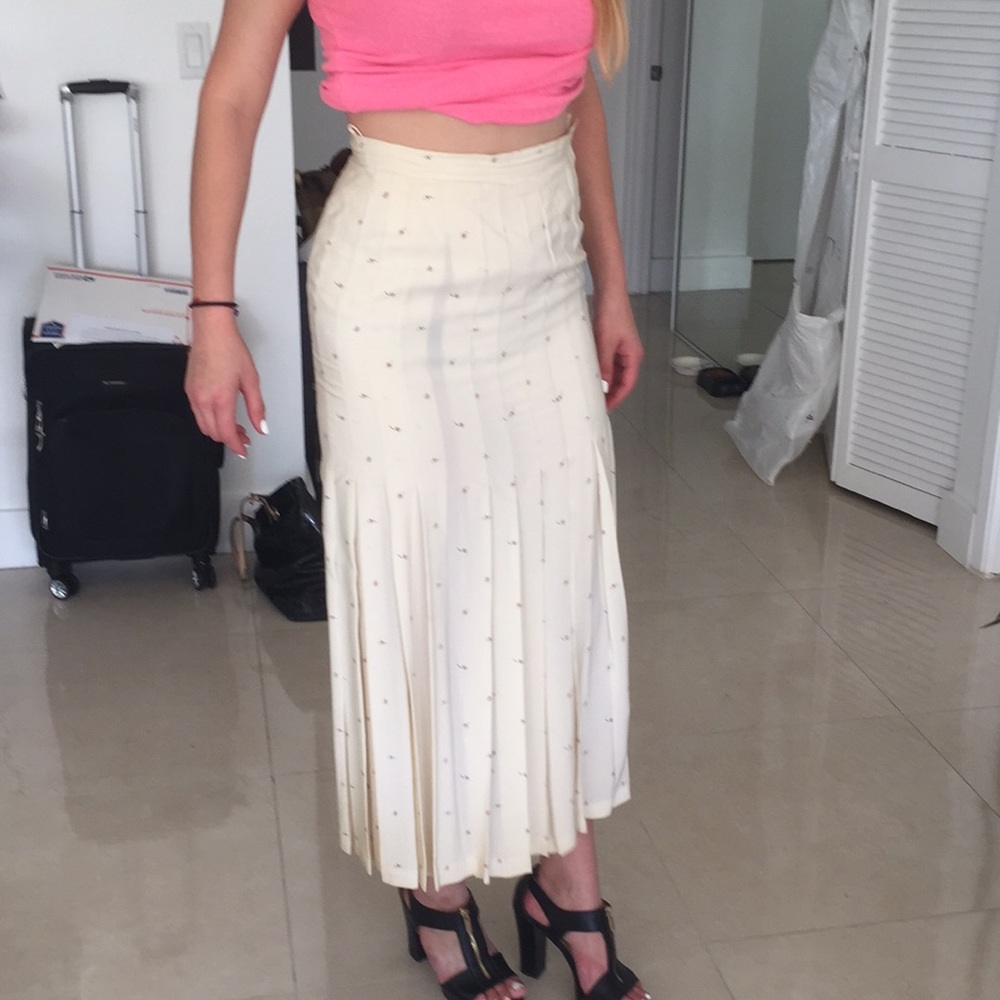 Gorgeous Skirt - Picture 6 of 6
